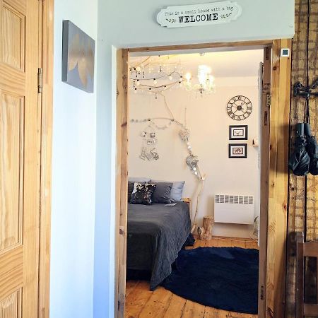 Tiny Non-Smoking Caka & Free Parking Apartment Riga Exterior photo