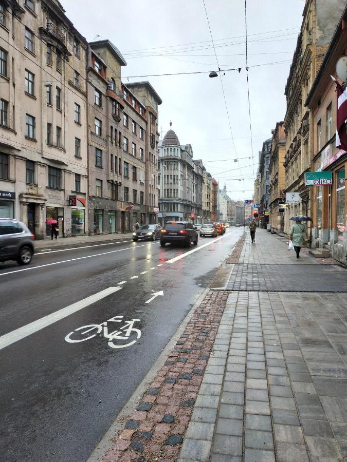 Tiny Non-Smoking Caka & Free Parking Apartment Riga Exterior photo