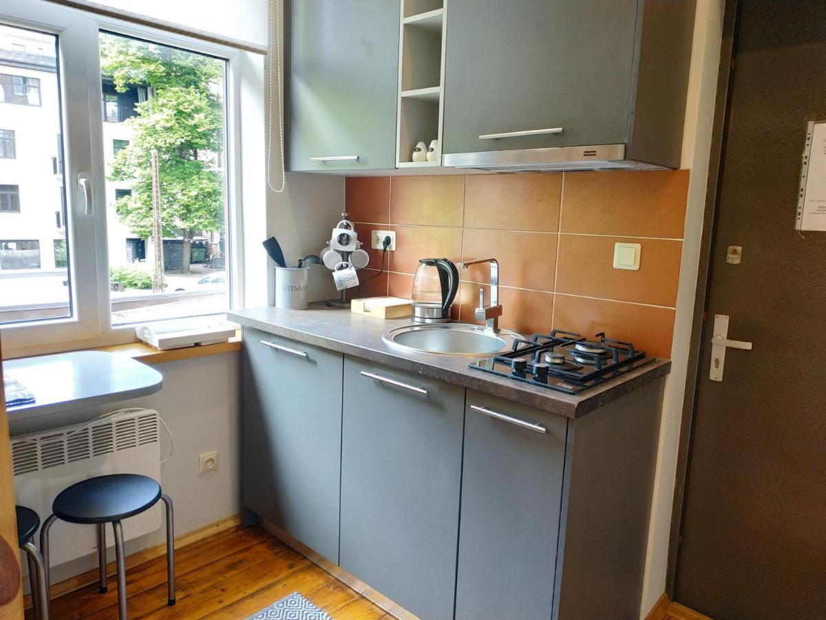Tiny Non-Smoking Caka & Free Parking Apartment Riga Exterior photo