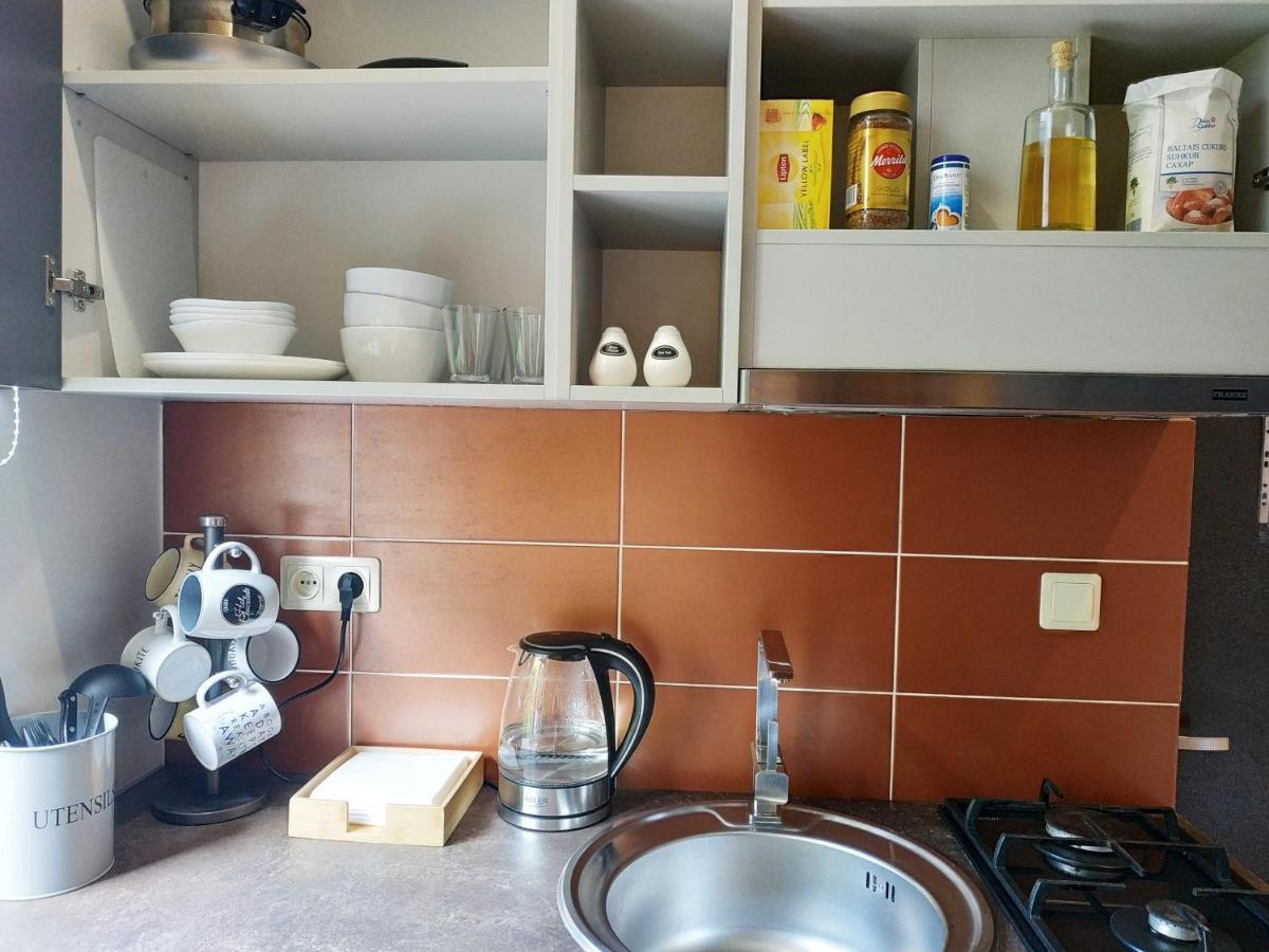 Tiny Non-Smoking Caka & Free Parking Apartment Riga Exterior photo