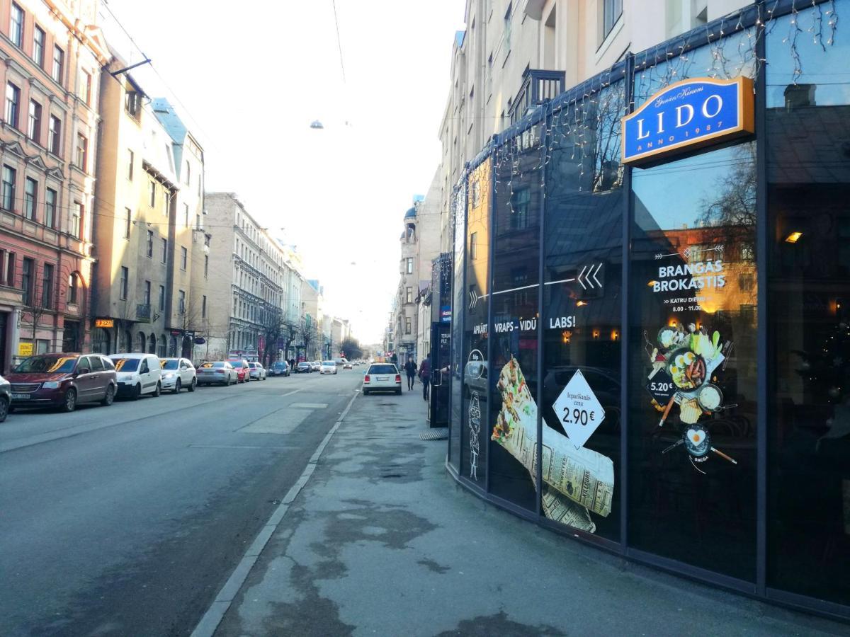 Tiny Non-Smoking Caka & Free Parking Apartment Riga Exterior photo