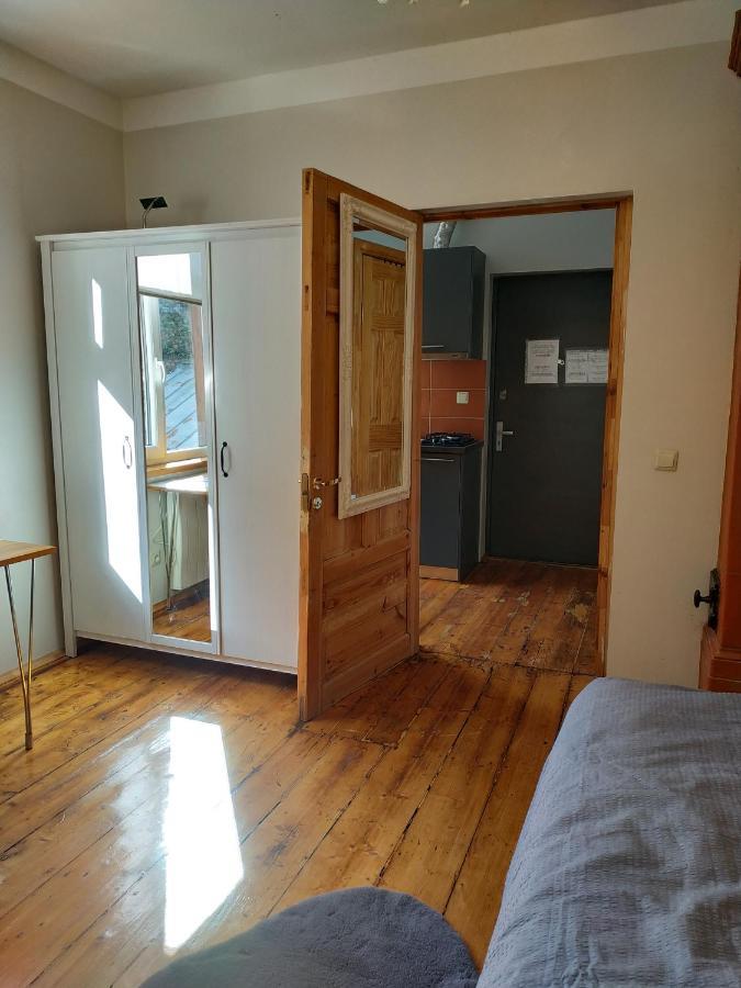 Tiny Non-Smoking Caka & Free Parking Apartment Riga Exterior photo