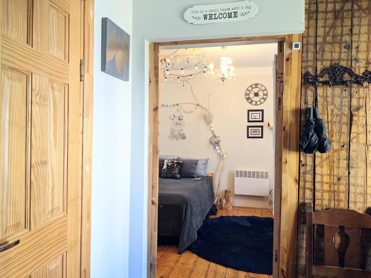 Tiny Non-Smoking Caka & Free Parking Apartment Riga Exterior photo